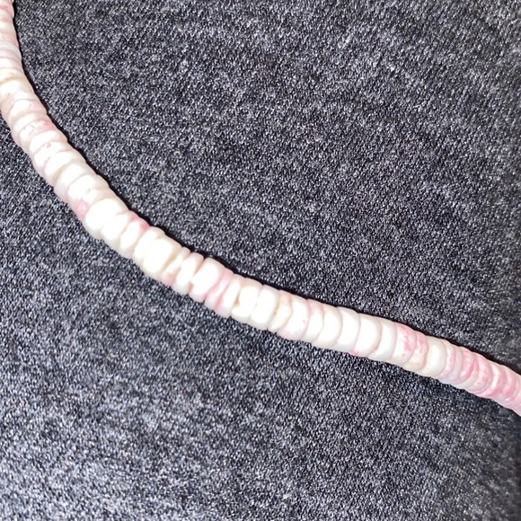 Vintage beachy coral theme necklace. Almost 18 inches long. Pink and white - Picture 6 of 7